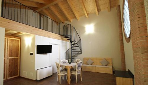 Quadruple Room with Private Bathroom