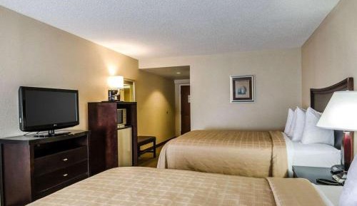 Queen Room with 2 Queen Beds - Non-Smoking