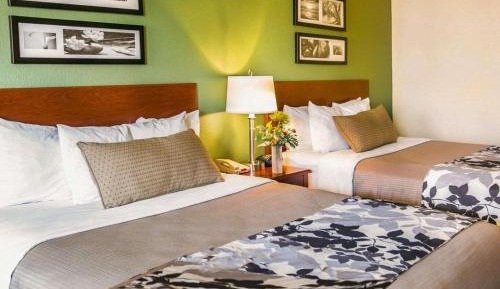 Queen Room with Two Queen Beds - Non-Smoking