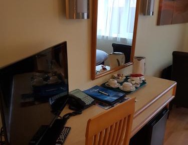 Family Room (2 Adults + 2 Children)