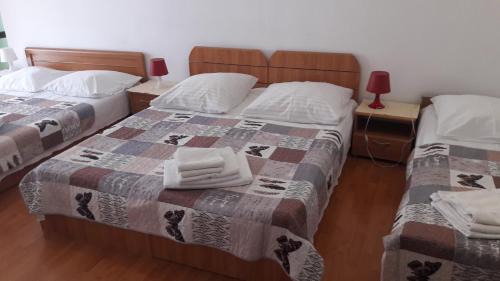 Quintuple Room