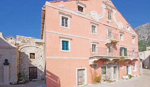 Two-Bedroom Apartment with Sea View