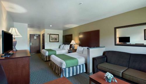 2 Queen Suite