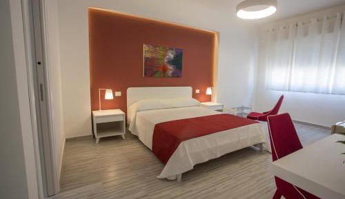 Deluxe Room (2 Adults + 1 Child)