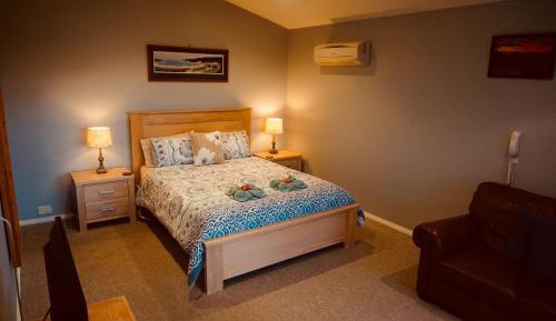 Queen Suite - Coastal