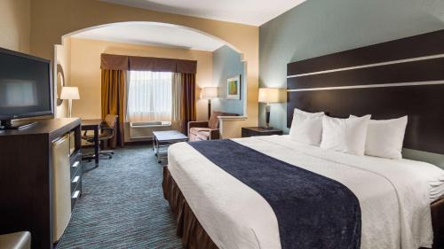 King Room with Spa Bath - Disability Access