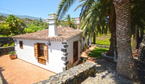 Villa with Garden View
