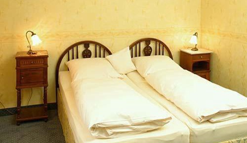 Double Room with French Bed