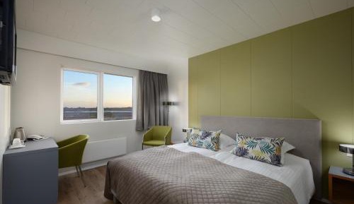 Twin Guest Room