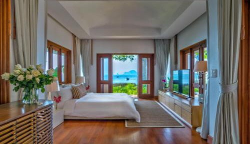 King Suite with Sea View