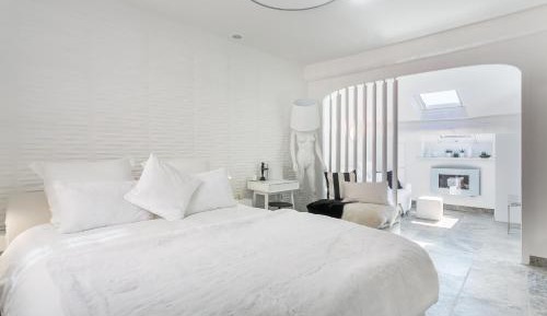 Apartment with Shower