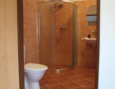 Apartment with Shower