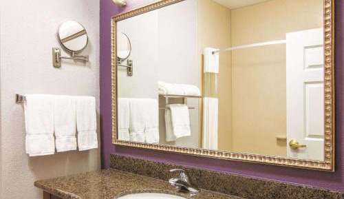 Deluxe Queen Room with Two Queen Beds