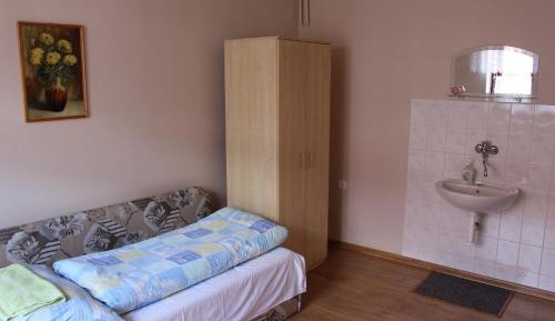 Single Room with Shared Bathroom