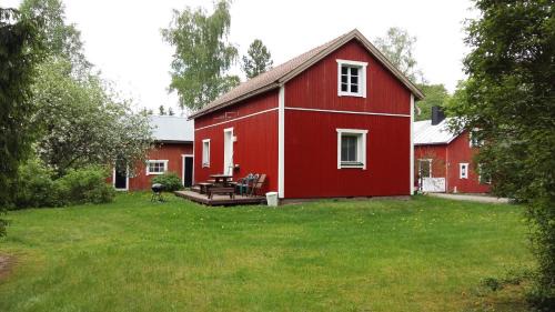 Two-Bedroom Cottage (6 Adults)