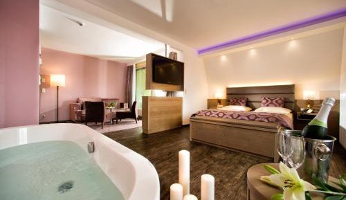 Suite with Thermal Bath Access