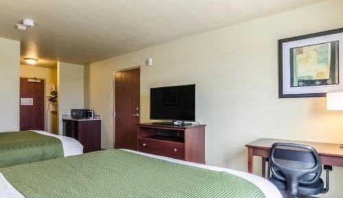 Deluxe Queen Room