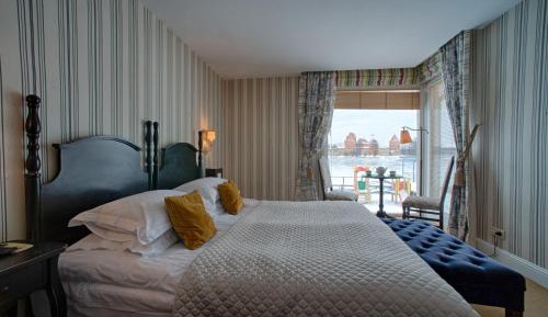 Double or Twin Room with Castle View