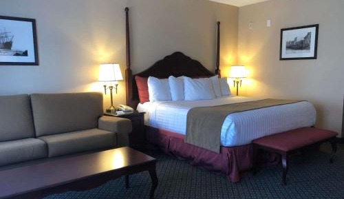 Deluxe King Room - Non-Smoking