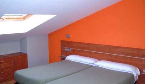 Twin Room with Private Bathroom