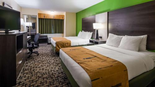 Queen Room with Two Queen Beds