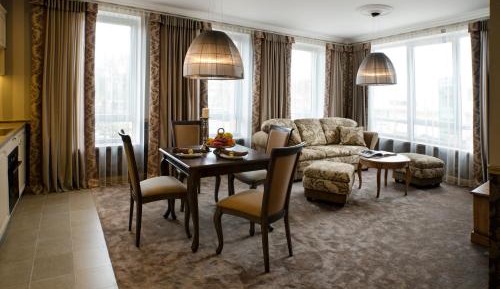 Luxury One-Bedroom Apartment