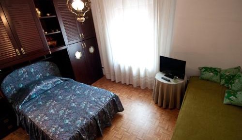 Standard Twin Room with Shared Bathroom
