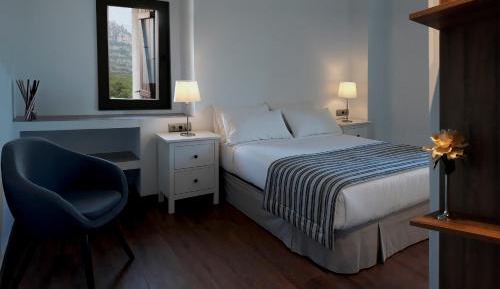 Deluxe Double Room with Shower