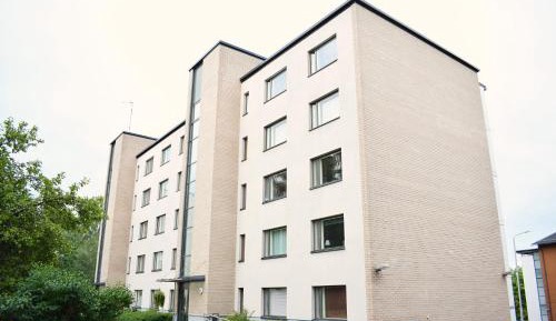 One-Bedroom Apartment with Balcony