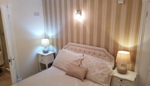 Deluxe Double Room with Shower