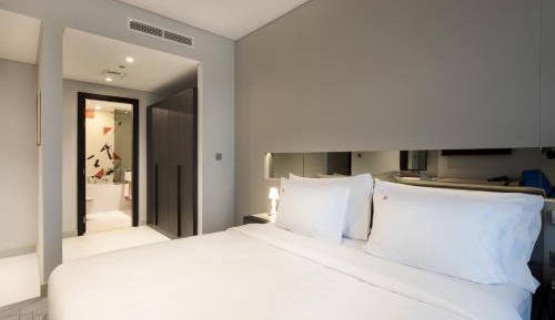 Urban One Bedroom Apartment - with complimentary Shuttle Service to the Beach and Deira City Center