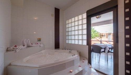 Double Room with Spa Bath