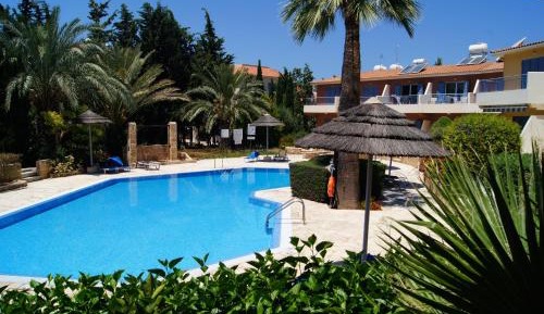 Apartment with Pool View 