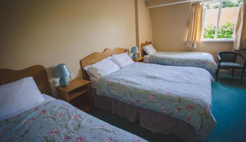 Family Room (2 Adults + 2 Children)
