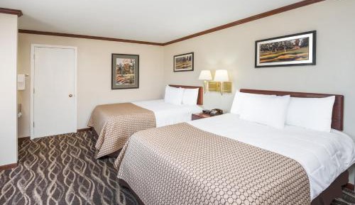 Deluxe Queen Suite with Two Queen Beds - Non-Smoking
