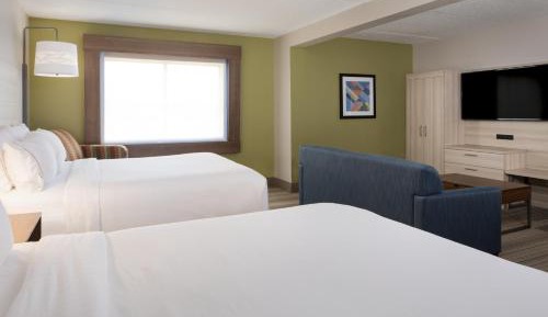 Queen Suite with Two Queen Beds