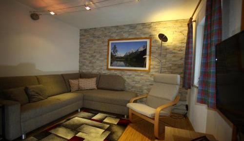Bungalow (6 Adults)