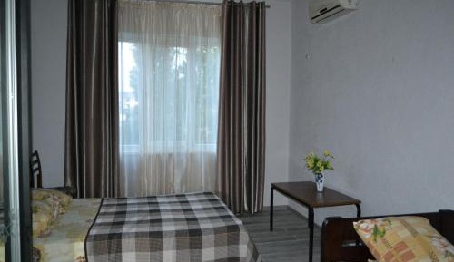 Economy Triple Room with Shared Bathroom