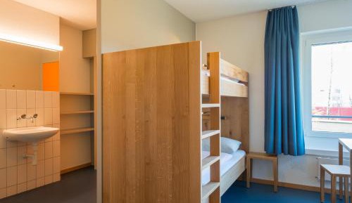 Sextuple Room with Shared Bathroom