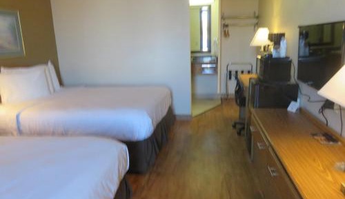 Queen Room with Two Queen Beds - Pet Friendly/Non-Smoking