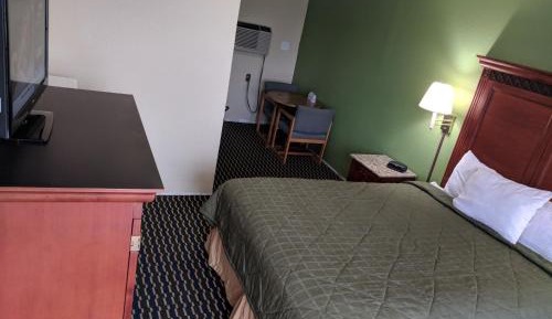 Standard Queen Room