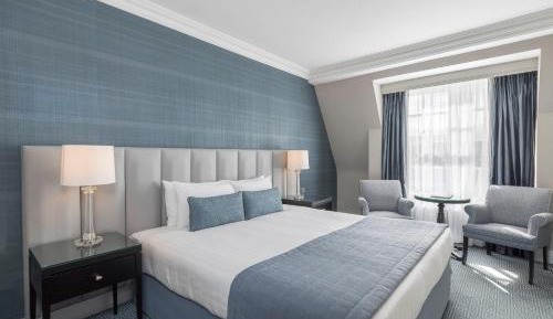 Deluxe Double Bedroom
