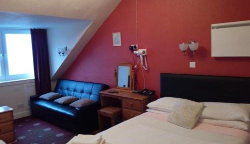 Family Room (2 Adults + 2 Children)