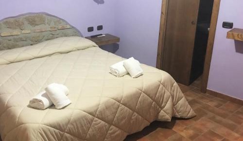Double or Twin Room with Private Bathroom