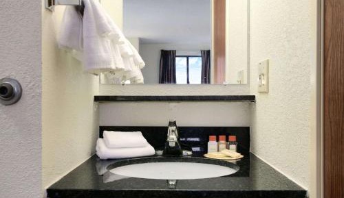 King Room - Non-Smoking
