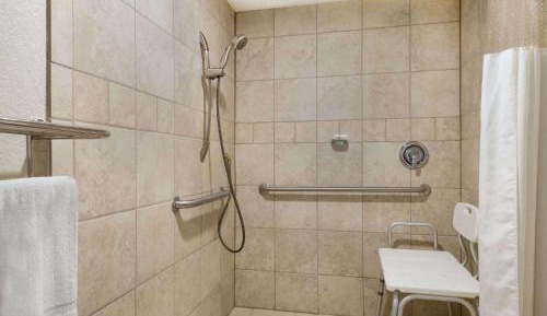 Queen Room - Mobility Access/Non-Smoking