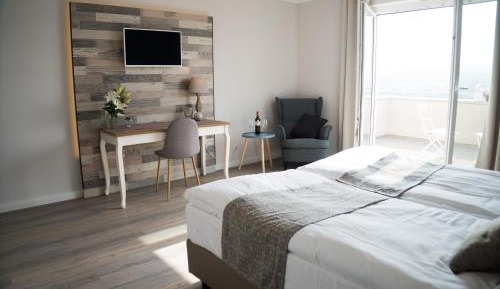 Deluxe Double or Twin Room with Balcony