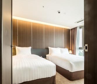 Royal Suite with City View