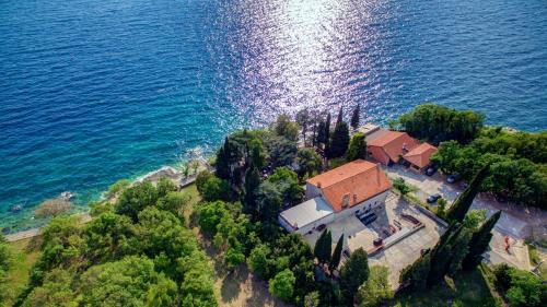 Triple Room with Balcony and Sea View