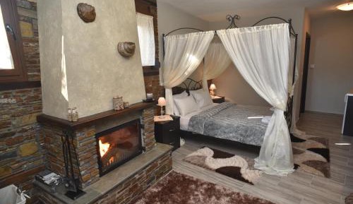 Deluxe Double or Twin Room with Mountain View